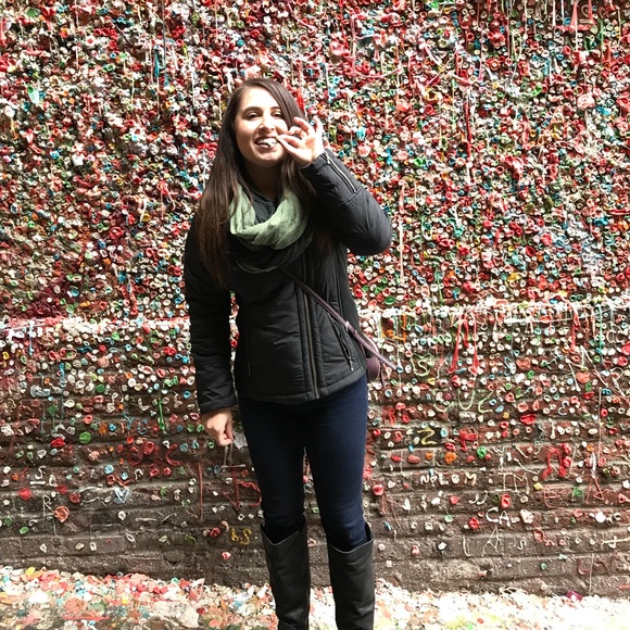 Meet Your Posher, Emily! - Picture 2 of 6